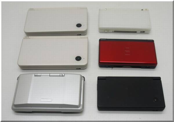 Nintendo DS Lite2台・DS1台・DSi1台・DSiLL2台